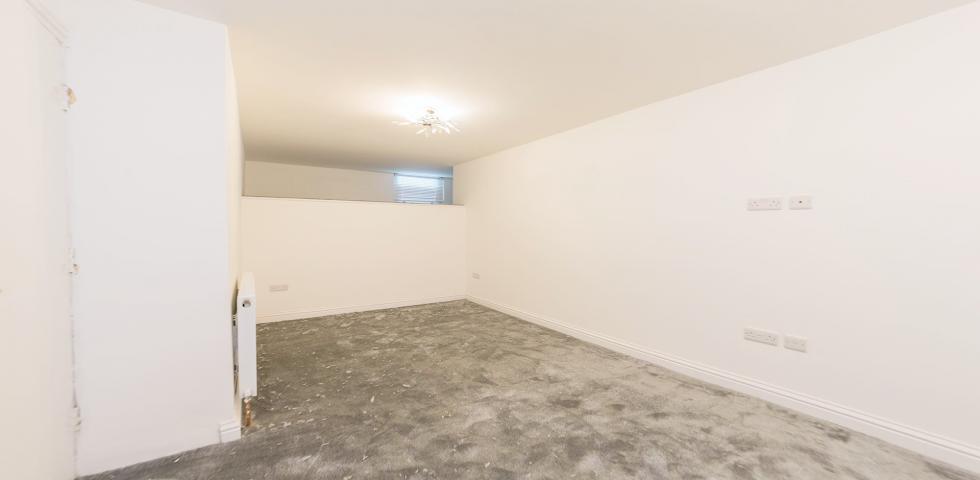 			NEWLY REFURBISHED, 3 Bedroom, 1 bath, 1 reception Flat			 Sumatra Road, WEST HAMPSTEAD